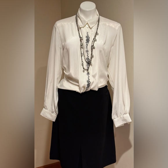 Alfred Dunner Vintage Sheer Pleaded Hidden Buttons Floral Embroidered Sz 18 - Picture 2 of 14